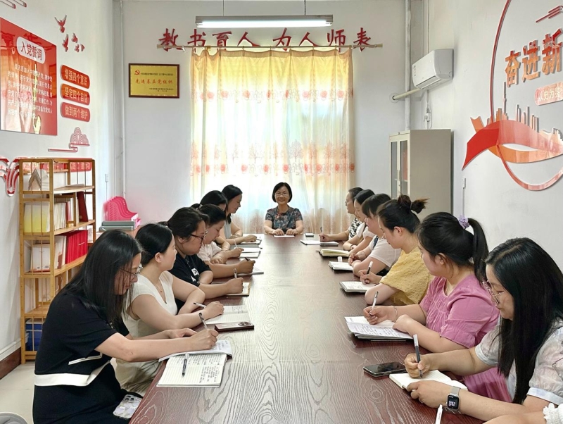 我校副校长张淑爱深入实验实训中心开展专题调研