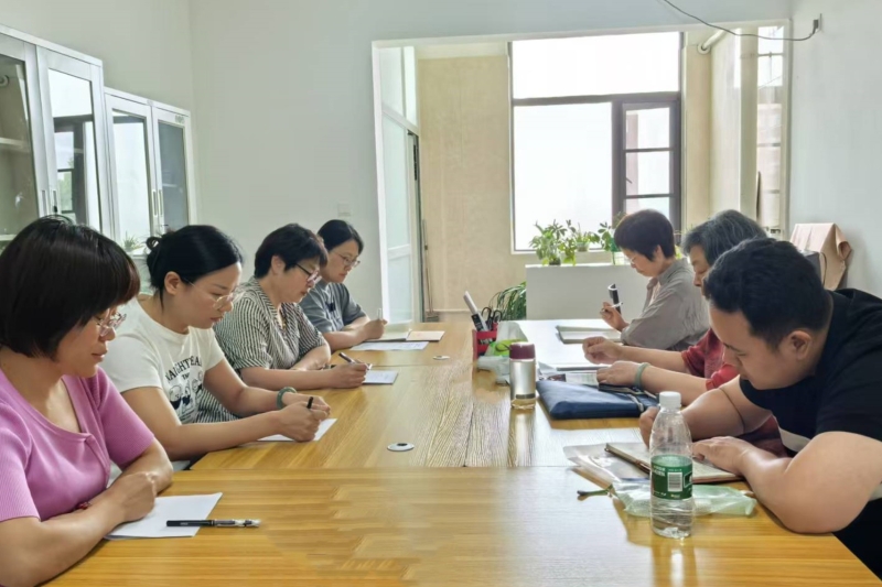 我校执行理事长、党委副书记马明芬教授深入财务人事党支部开展专题调研