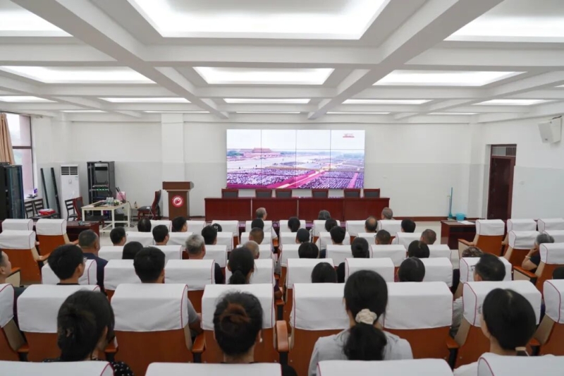 我校师生收听收看纪念中国人民抗日战争暨世界反法西斯战争胜利80周年大会