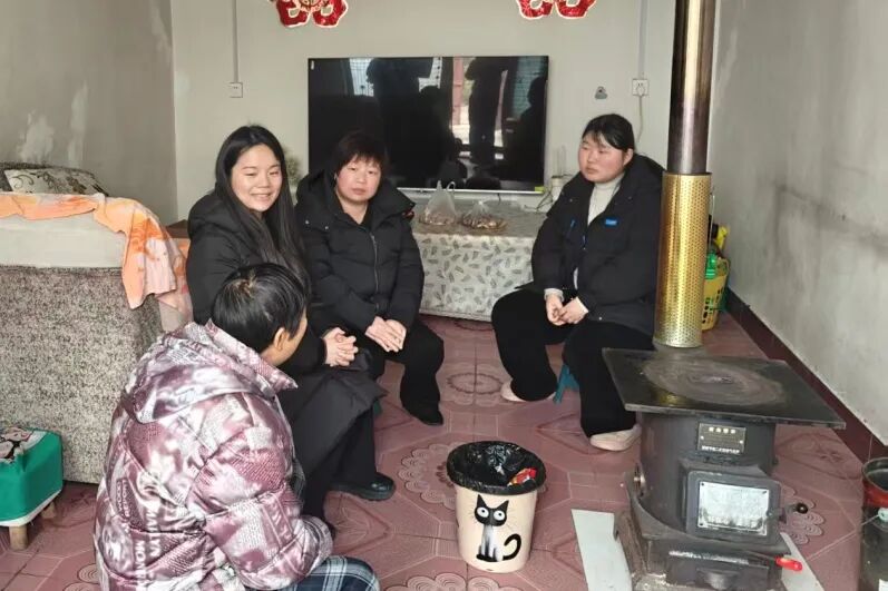 我校开展“送温暖”走访慰问活动