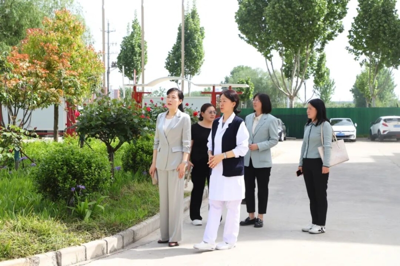 我校领导赴郑州市颈肩腰腿痛医院开展访企拓岗专项行动