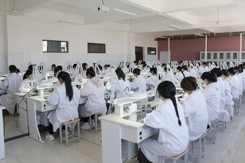 药学与医学技术学院