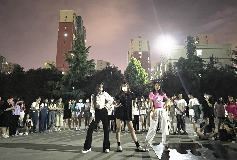 【团委】展示社团风姿 彰显黄护风采