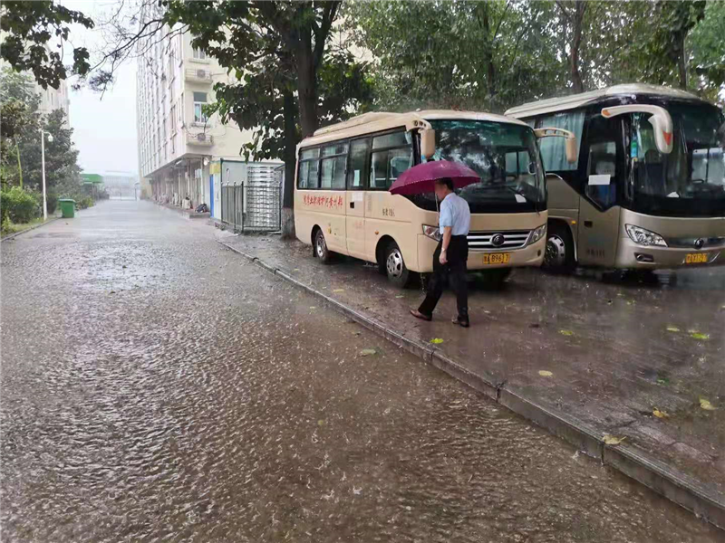 学院理事长刘仁现场视察防汛工作  彰显责任担当  筑牢安全防线