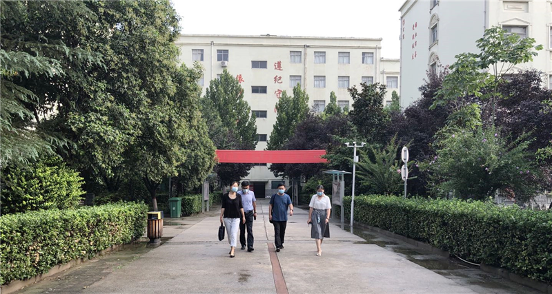 郑州市高新区社会事业局领导到校检查指导疫情防控工作