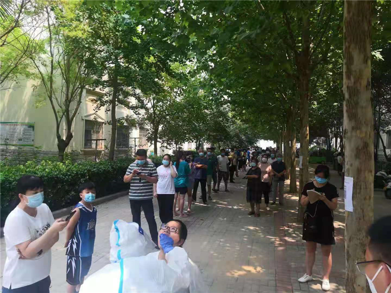 我院开展在校教职工核酸检测