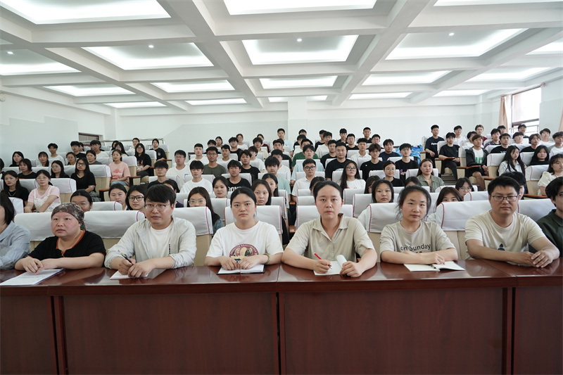 学院理事长刘仁教授讲授专题党课