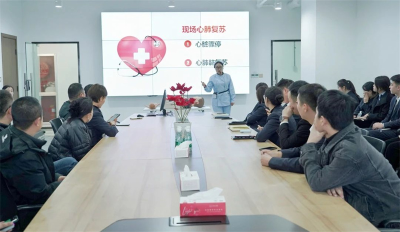 我院走进河南中强商业管理有限公司开展心肺复苏急救知识培训