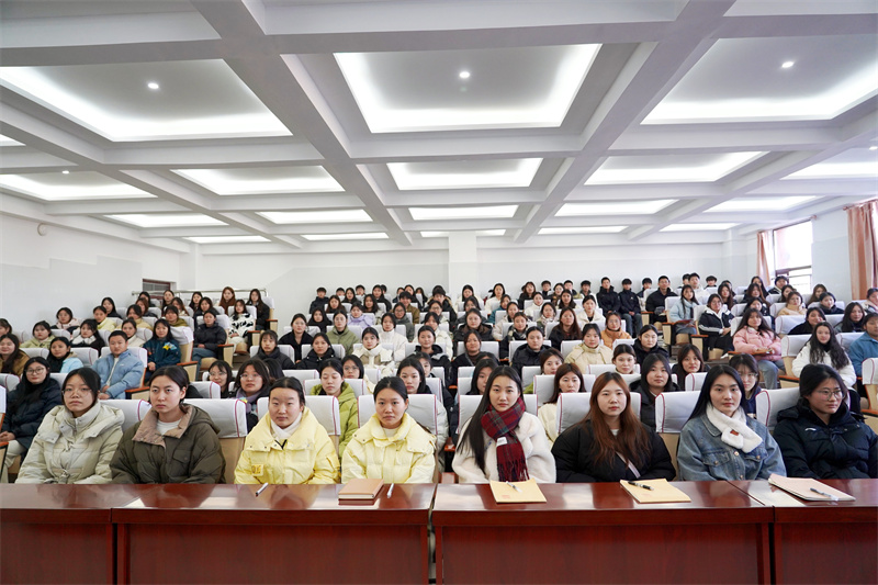 学院理事长刘仁教授上专题思政课