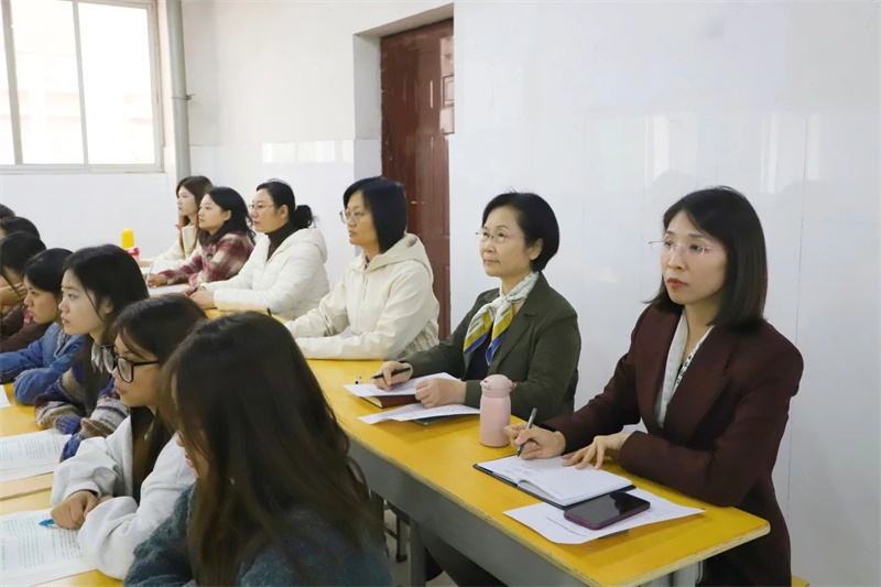 河南高校思政课教指委德法分教指委专家莅临我院开展听课调研